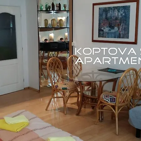 Holiday Apartments Appartamento